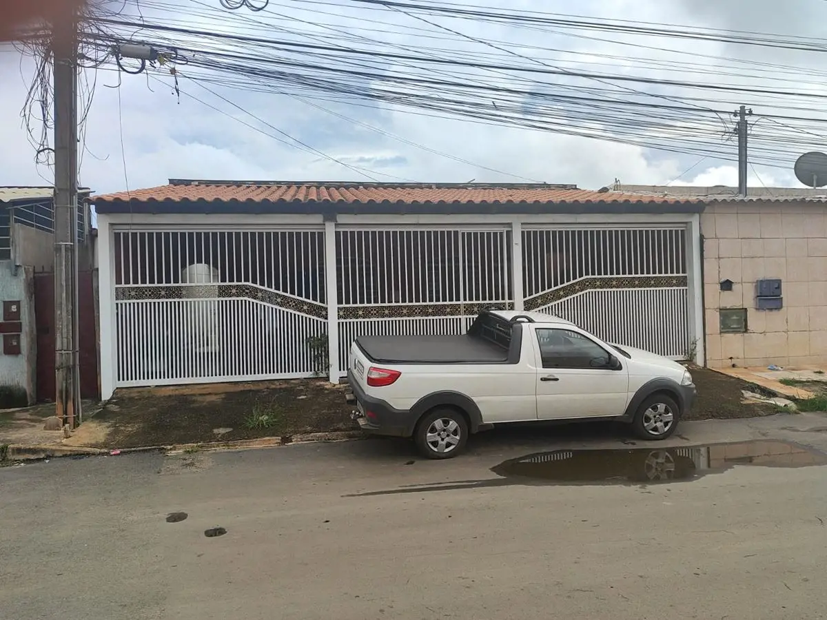 OPORTUNIDADE!!!!Excelente casa toda reformada, com 3 quartos com suíte e closet,...