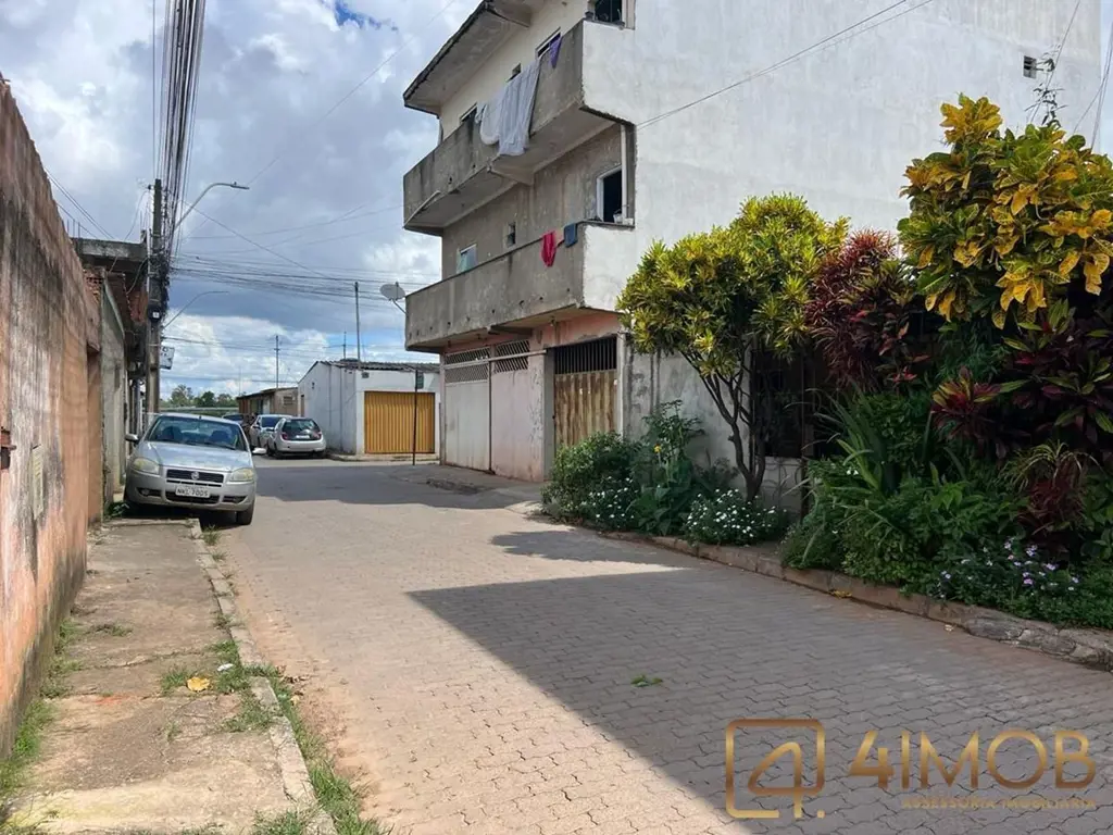 OPORTUNIDADE ÚNICA!LOTE Com 175,27m²Excelente lote bem localizado com casa térre...