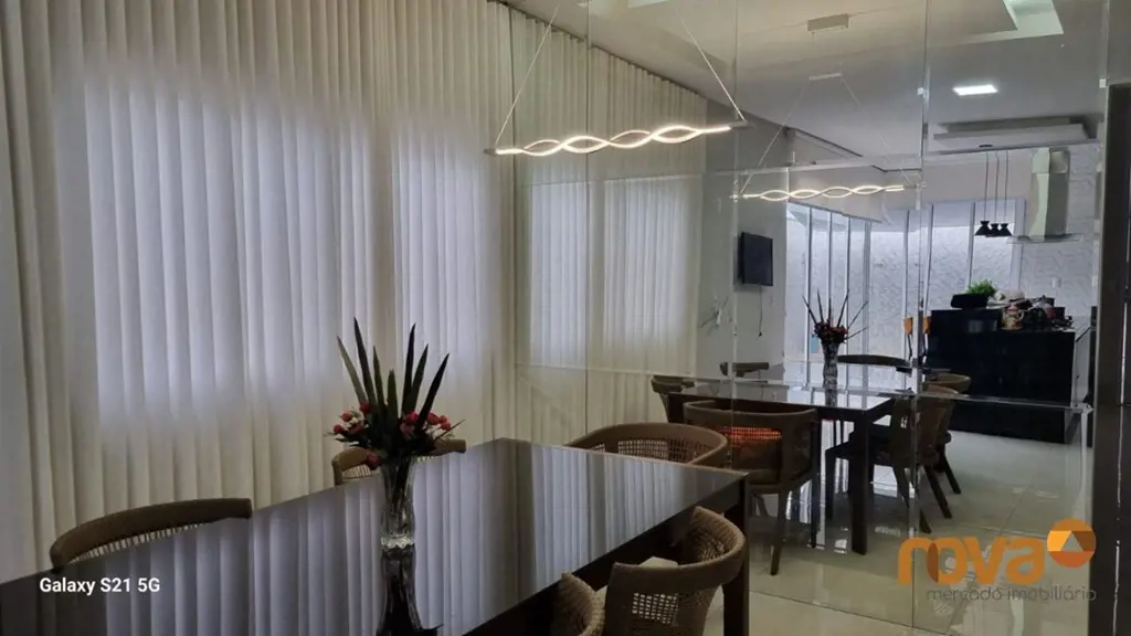 Casa térrea a venda no condomínio Parque Ville Pinheiros, lote 300m² e área cons...