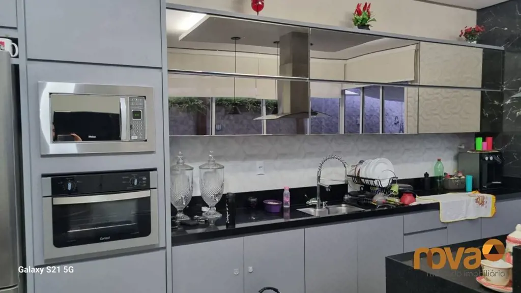 Casa térrea a venda no condomínio Parque Ville Pinheiros, lote 300m² e área cons...