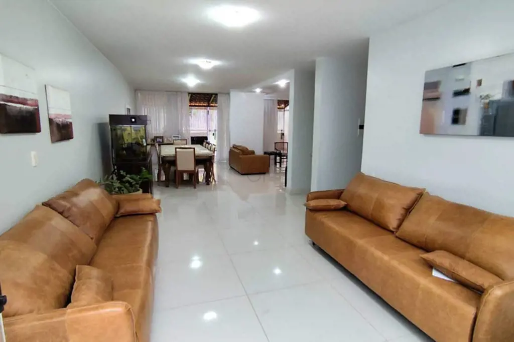 Encantador Sobrado VAZADO HP5 lote 160m(8x20m)na Quadra 704 - Asa Sul meio de qu...