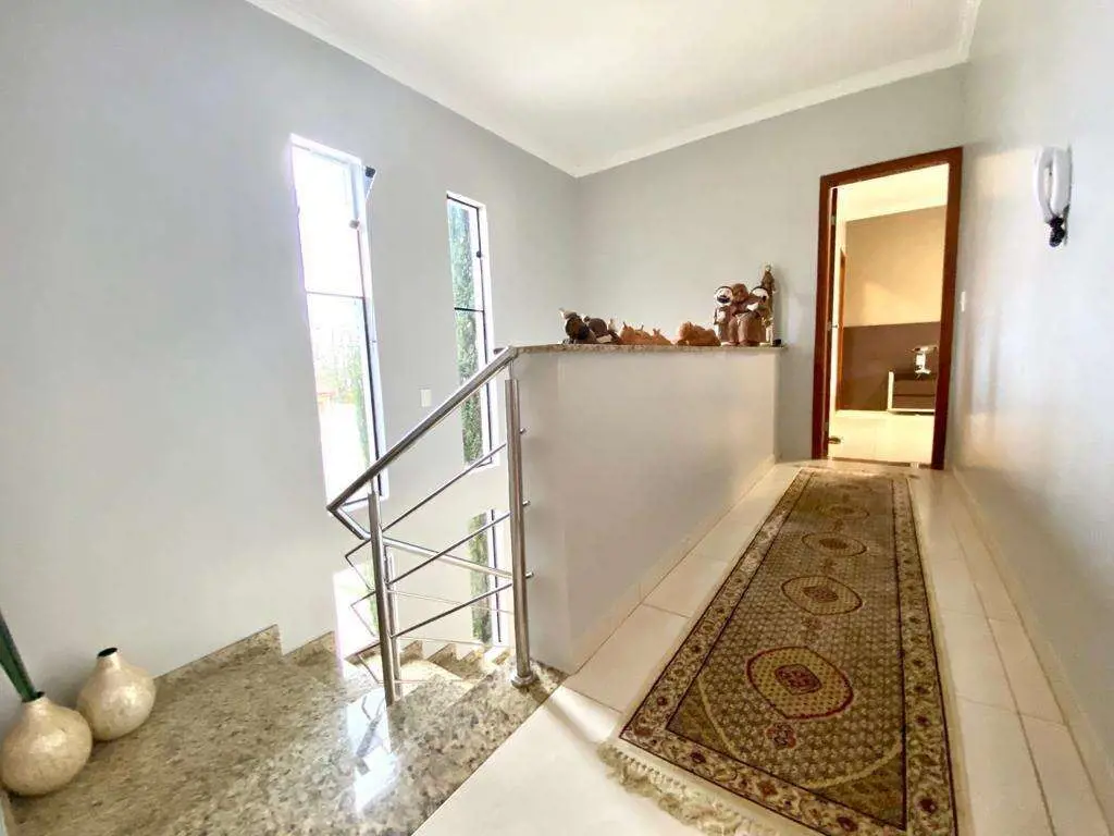 Luxuosa Casa com Espaços Generosos e Área de Lazer Deslumbrante- 410m²; de área ...