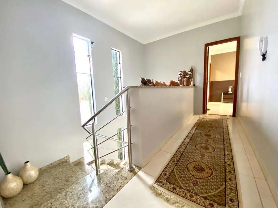 Luxuosa Casa com Espaços Generosos e Área de Lazer Deslumbrante- 410m²; de área ...
