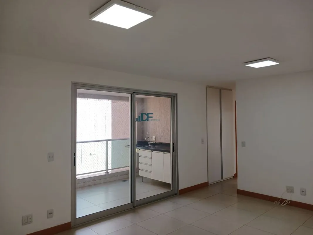 ÁGUAS CLARAS SUL - VIA AZALEAS - APARTAMENTO COM 94 m². ANDAR ALTO. NASCENTE. SA...