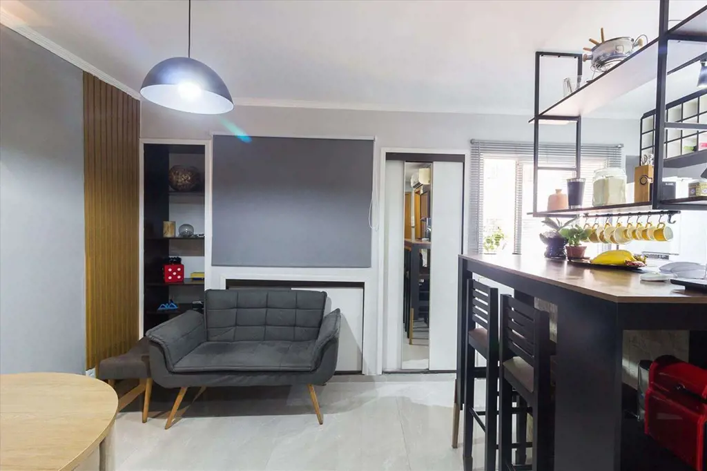 Este magnífico apartamento duplex, climatizado e meticulosamente planejado, ofer...