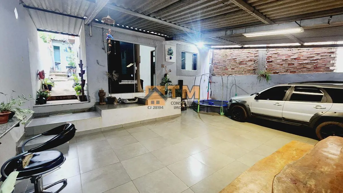 TM CONSULTORIA IMOBILIÁRIAVENDE;Excelente Casa com 3 Quartos, Na quadra 305 no R...