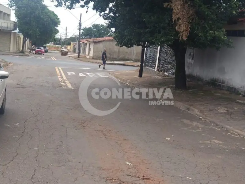  Comentários do corretor: Excelente terreno 360m², ótima localização, possui con...