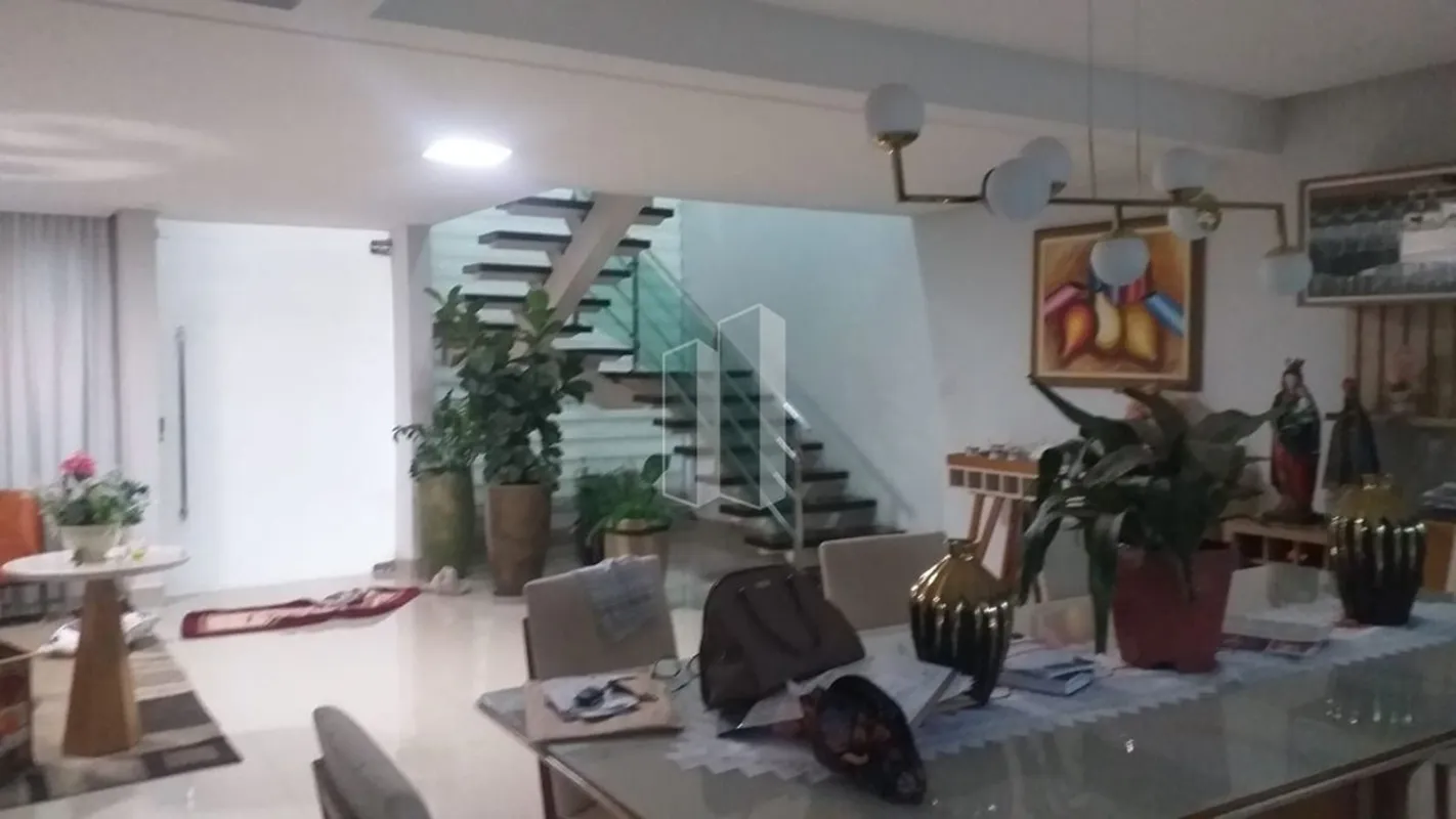 O sobrado do seu sonho,com  4 suítes, armários, fino acabamento, salas grandes, ...