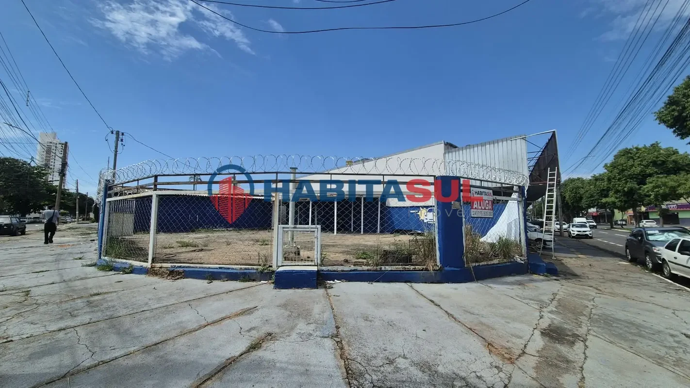 Lote cercado de grade;Escritório com 01 barração no fundos. 15/04/24