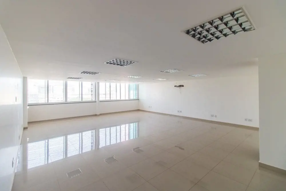 Salas Reformadas Ed. Bandeirantes - St Comercial SulSalas com metragem modular p...