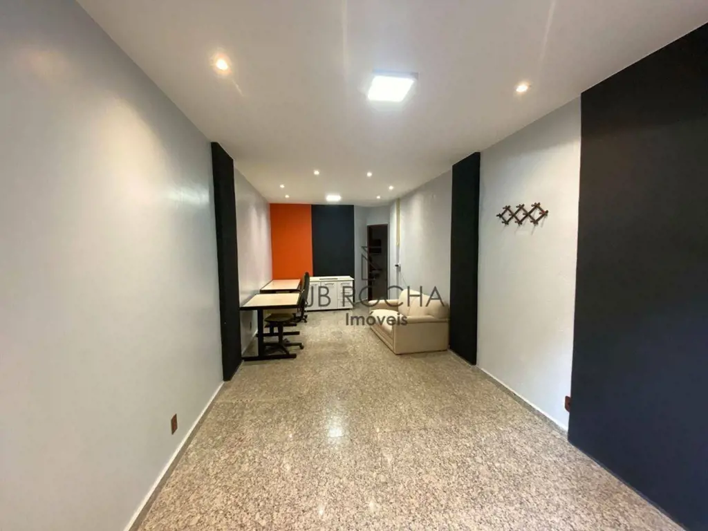 JB ROCHA IMÓVEIS VENDE COM EXCLUSIVIDADE :Loja térrea na lateral do Prédio, na S...