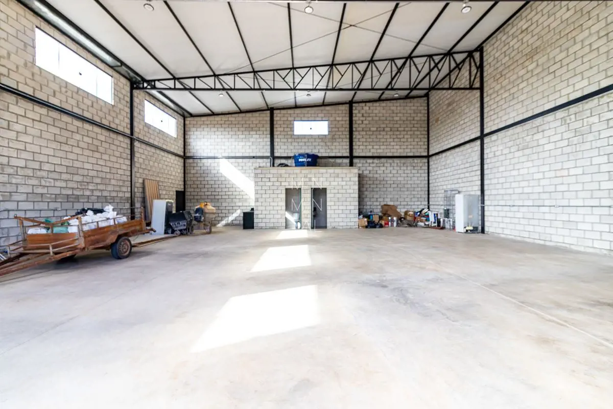 RUA 12 | GALPÃO | NOVO | PÉ DIREITO 8 METROS | PORTAS AUTOMÁTICAS 6M DE ALTURA1)...