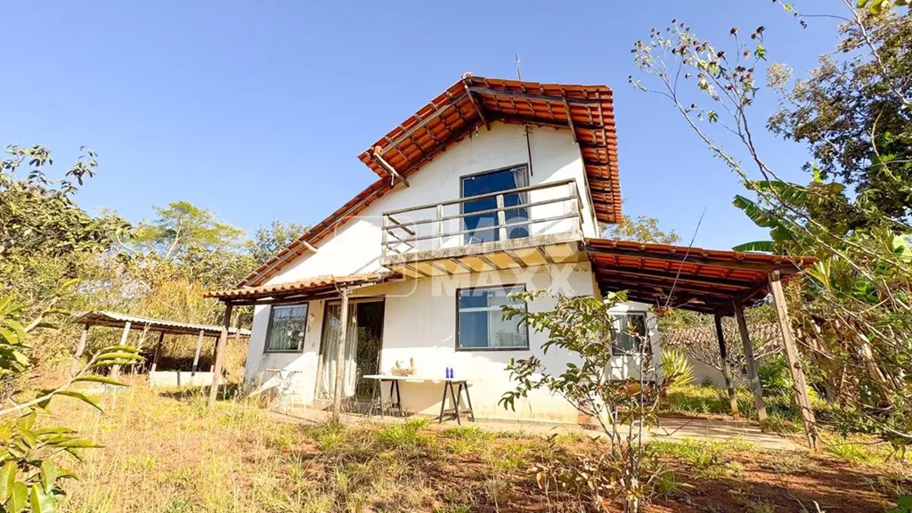 Se você busca um refúgio em meio à natureza, essa chácara é o lugar perfeito par...