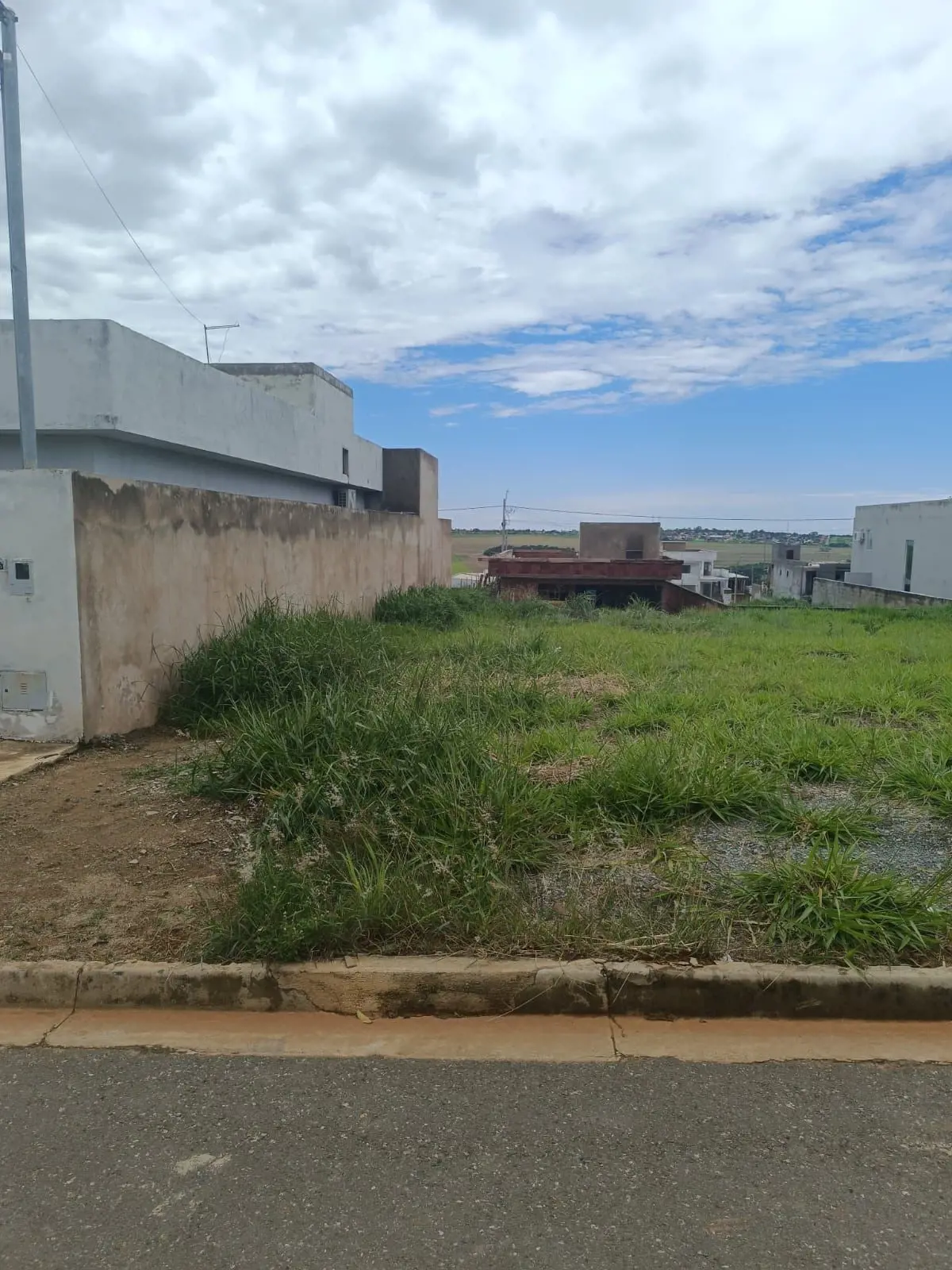 Oportunidade imperdível de lote quitado no Residencial Villa Suíça, condomínio e...