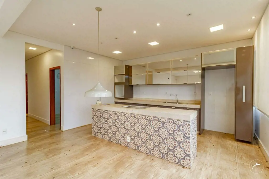 Destaques do imóvel:- 360m² de área construída- 3 suítes espaçosas- 2 salas de e...