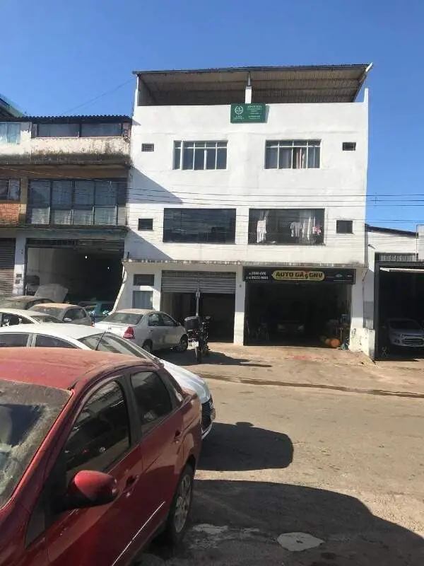 Prédio Comercial e Residencial na QOF CandangolândiaAproveite esta excelente opo...