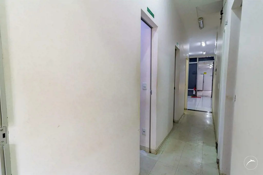 Oportunidade Única: Loja Comercial na 712/912 Sul, Coração de BrasíliaDescrição:...