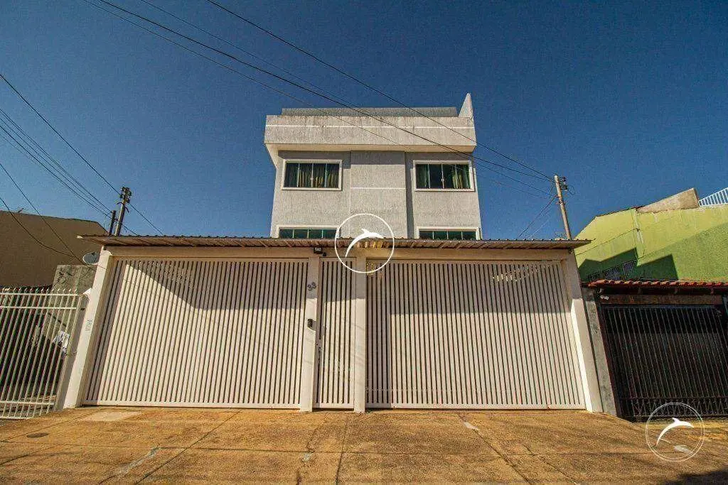 Invista no seu futuro com este incrível prédio comercial e residencial localizad...