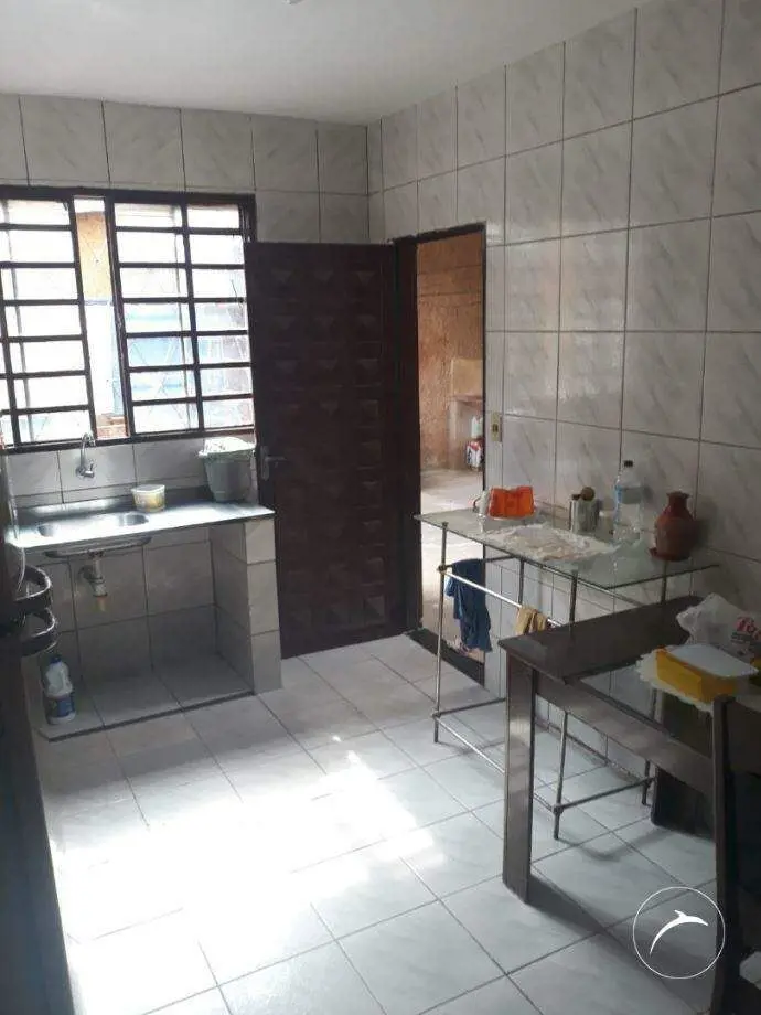 Sobrado a venda na QR 315.Privilegiado por sua localização próximo de mercado, f...