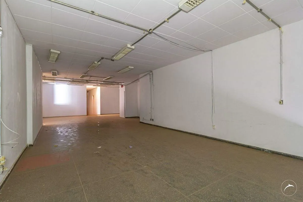 Loja espaçosa disponível para locação no coração de Taguatinga. - Aproximadament...