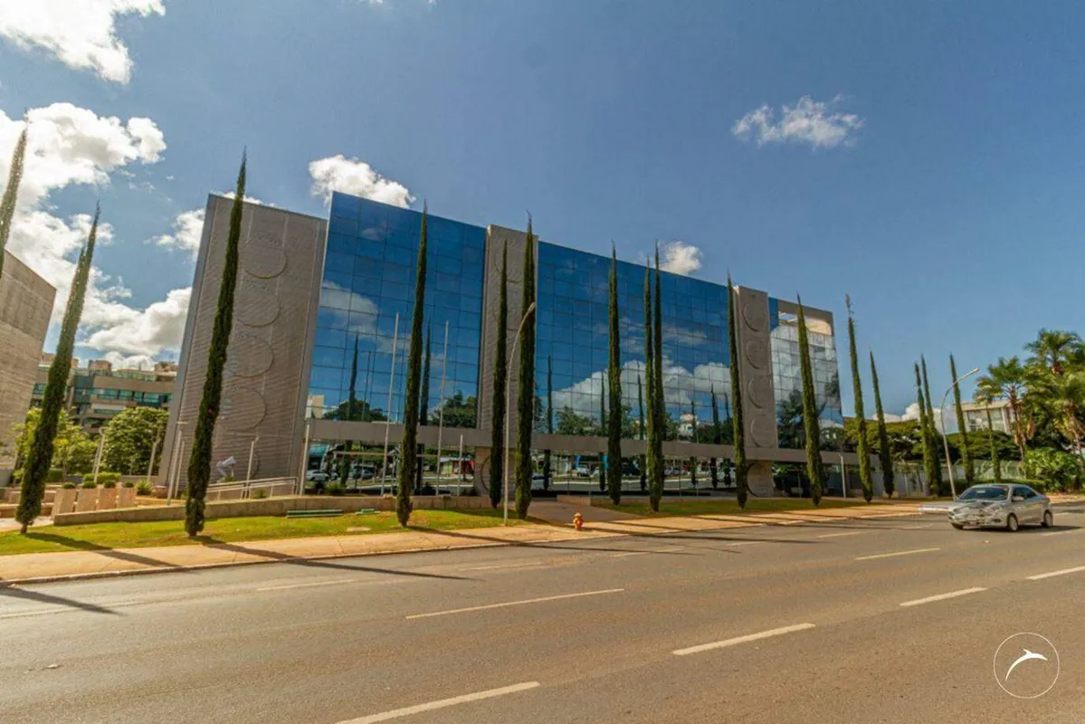 Este edifício possui infraestrutura completa e acabamento de primeira linha, ide...