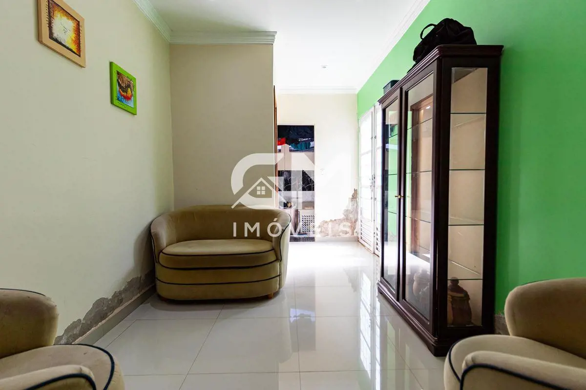 A GM Imóveis vende casa com localização privilegiada na Quadra 13 de Sobradinho-...