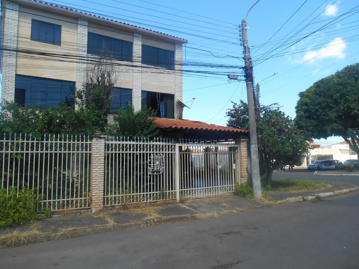 "Oportunidade Única! Sobrado Espetacular de Esquina Frente para o Comércio - Sua...