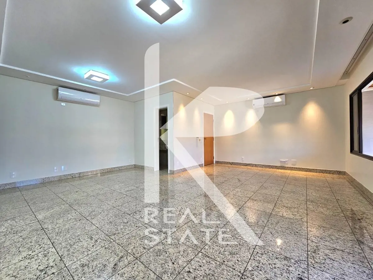 Apartamento com 245m² de área privativa, andar alto, vazado, composto com duas s...