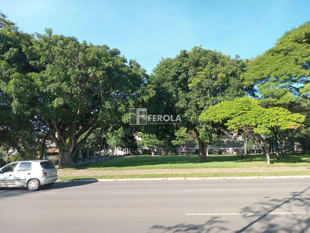 SCLRN 710 - Asa Norte - Brasilia Excelente lote, com 2717m² Em frente a W2. Cont...