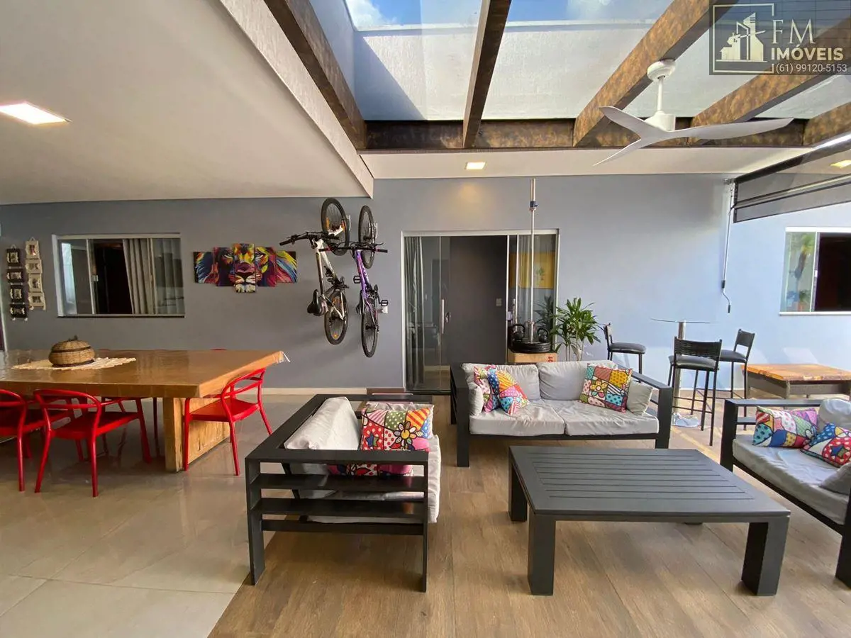 OPORTUNIDADE BAIXOUUUU!Vicente Pires Rua 4Linda casa nova moderna alto padrão, e...