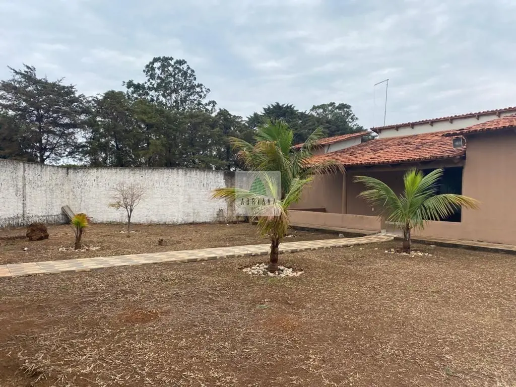 Área total do Terreno 50m largura X 80M comprimento = 4.000,00 m²Área total cons...