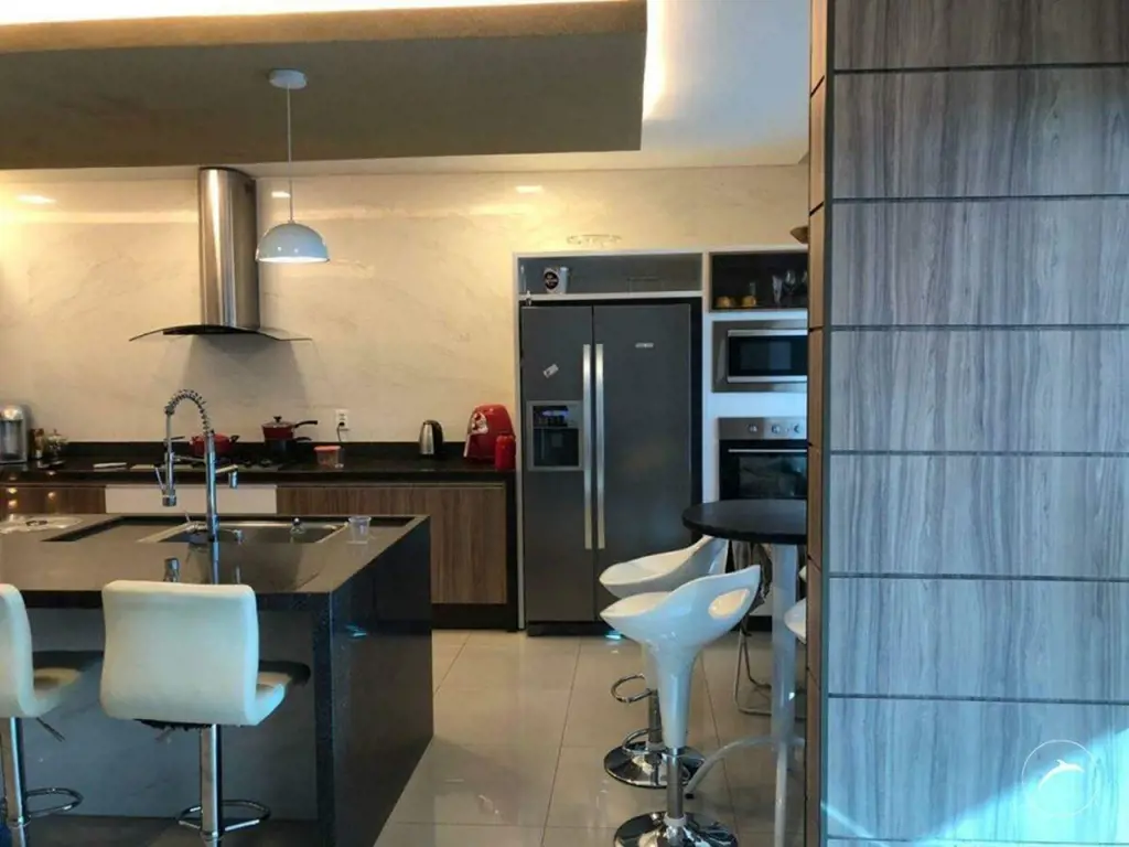 Apresentamos esta incrível casa na Rua 17 de Vicente Pires, que reúne sofisticaç...