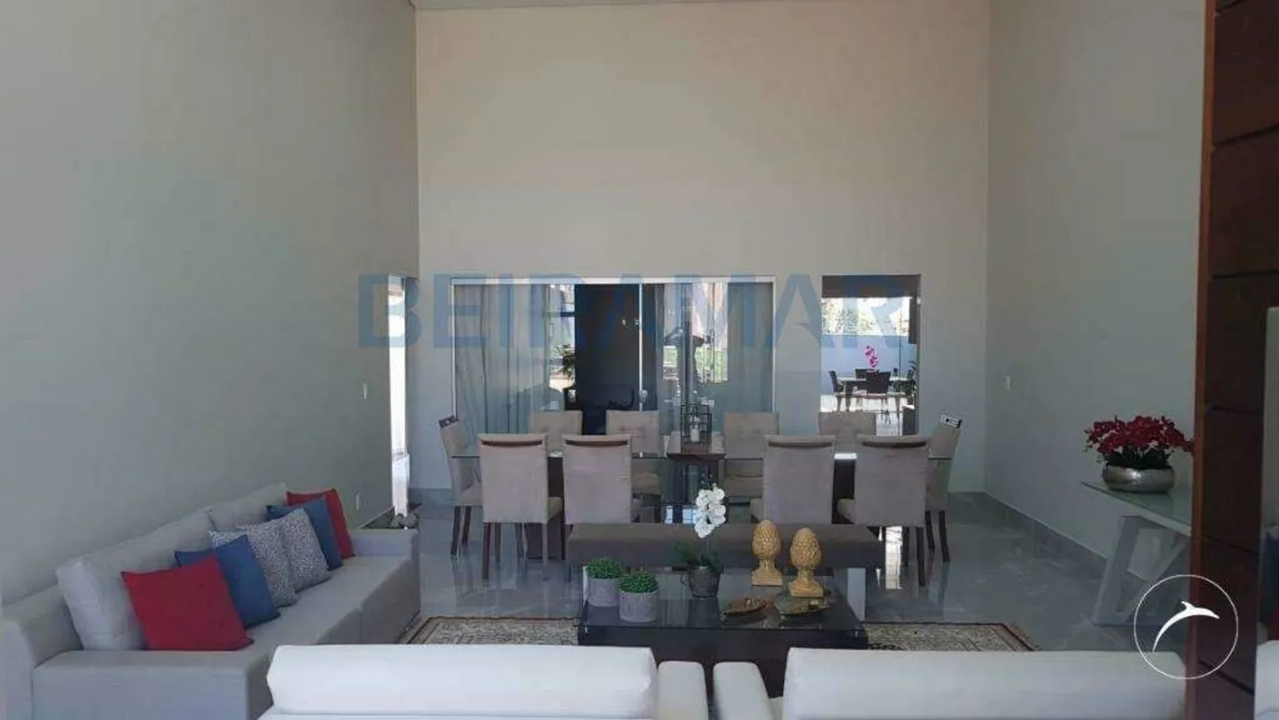 Conforto, sofisticação e espaço para sua família!Esta casa foi projetada para of...