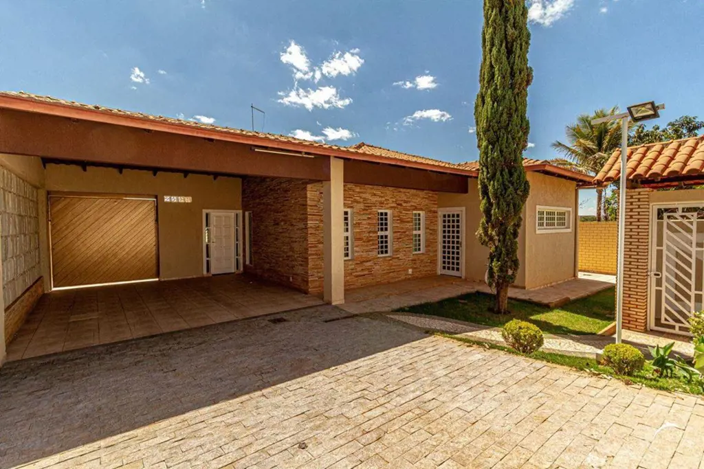 Casa com 3 Suítes, Piscina Aquecida e Área Gourmet à Venda - EPTGDescubra o conf...