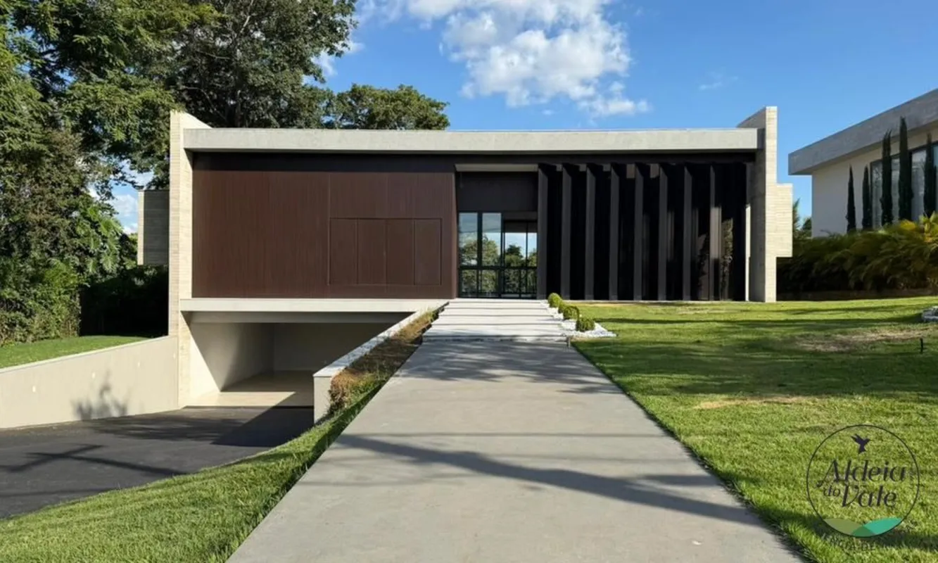 Casa térrea nova e moderna no Aldeia doVale.Casa térrea com amplo living de esta...