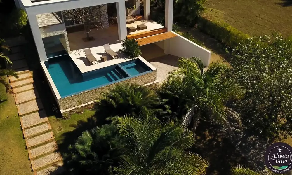 MARAVILHOSO SOBRADO ALDEIA DO VALE.Área de lazer com vista permanente para o lag...