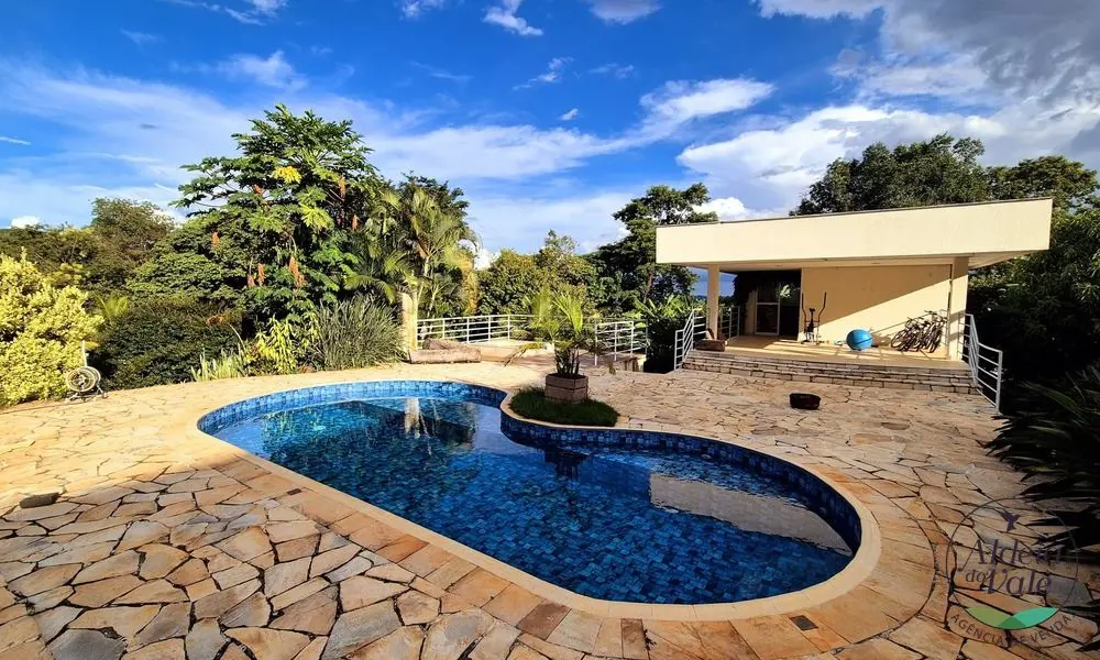 CASA TÉRREA NO ALDEIA DO VALE.Sala estar\/jantar integrada com varanda de estar ...