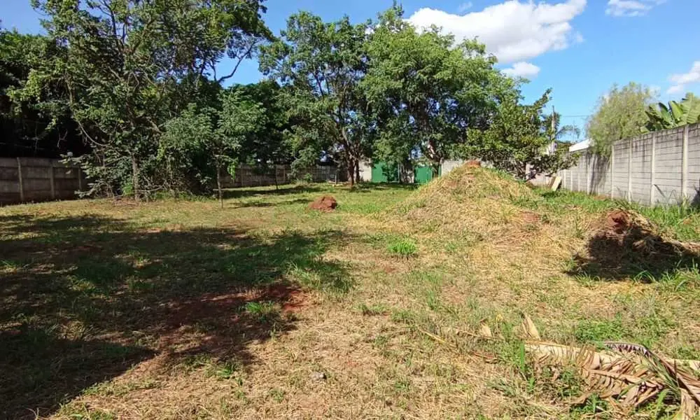 Área comercial com 1.586,53m2.Possibilidade de construir 300 m2 térreo + 300 m2 ...