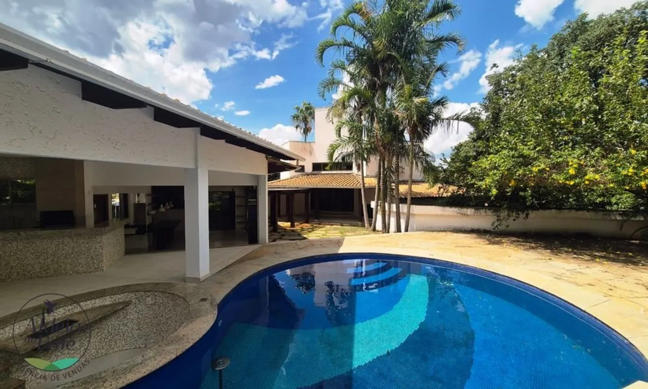 SOBRADO ALDEIA DO VALE COM CONDIÇÃO ESPECIAL DE VENDA.Térreo com ampla sala 3 am...