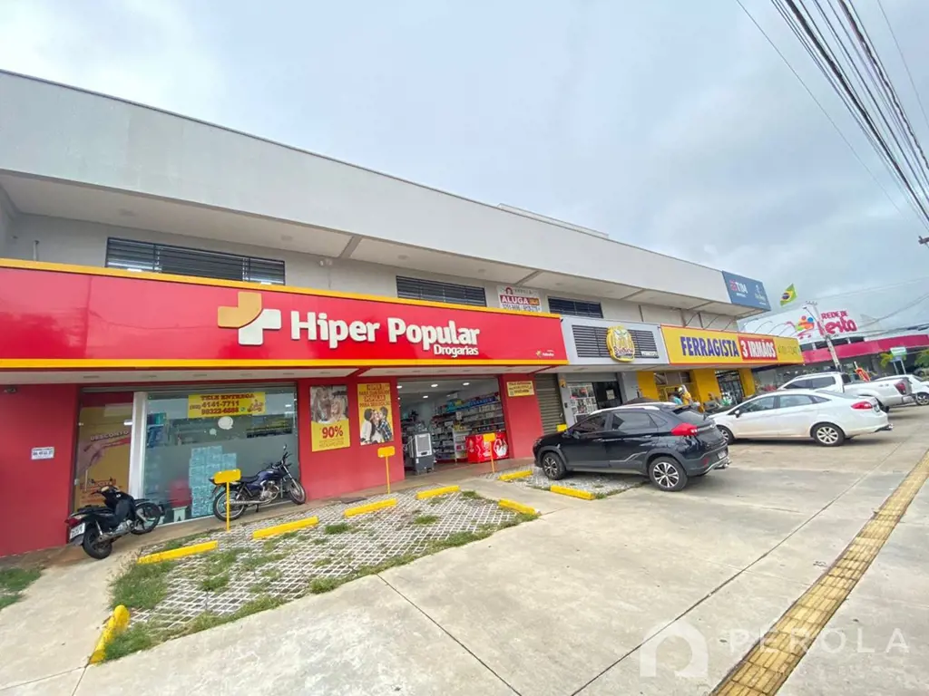 Sala comercial piso superior medindo 66,96m² com um banheiro. Estacionamento rot...