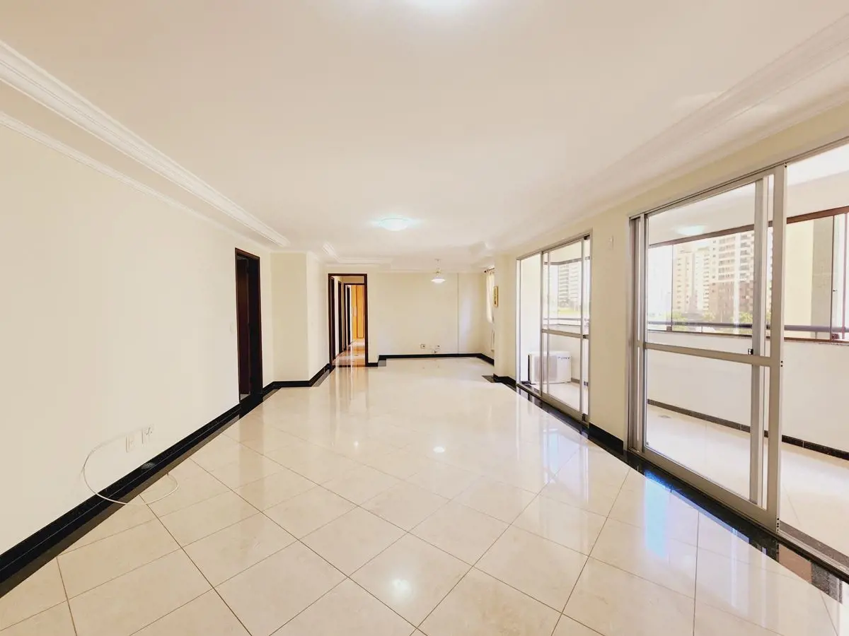 Excelente apartamento, muito espaçoso e confortável, ideal para uma família que ...