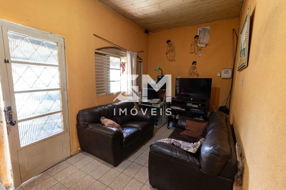 A GM Imóveis vende casa com localização privilegiada na Quadra 17 de Sobradinho-...