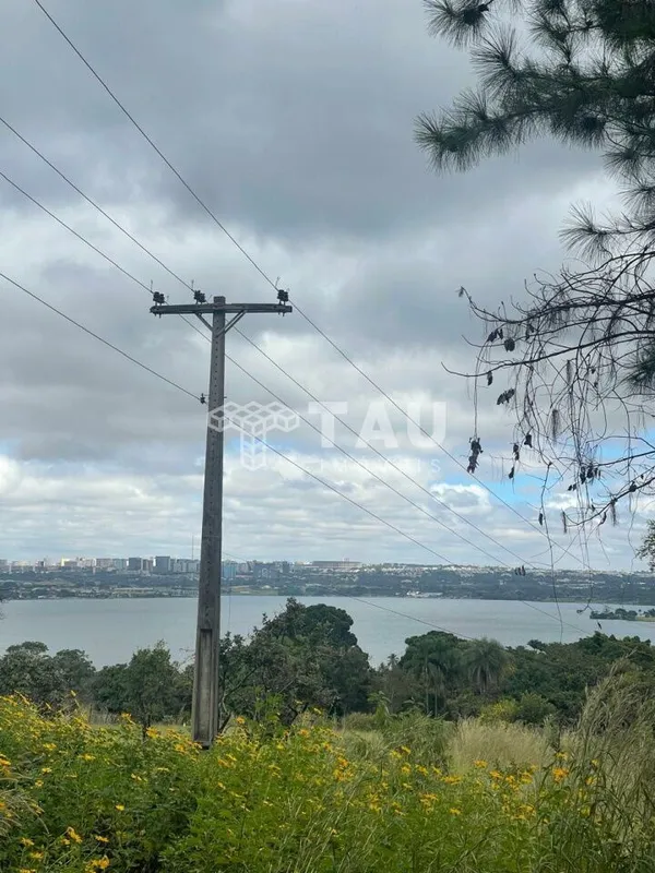 Terreno de 12.900m², em fase de regularização, com poço artesiano, energia elétr...