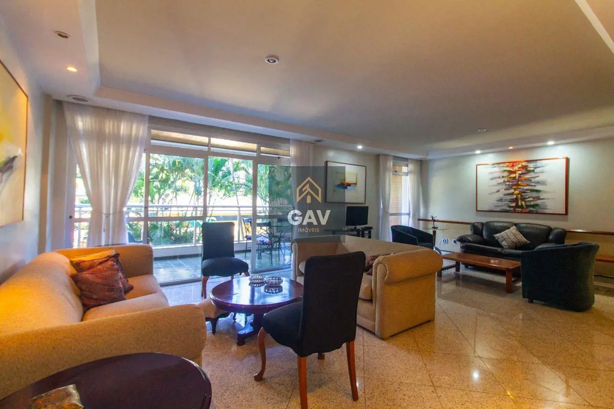 Asa Norte - Lindo Apartamento - Varanda e VazadoÁrea: 192,051º andarVazadoCompos...