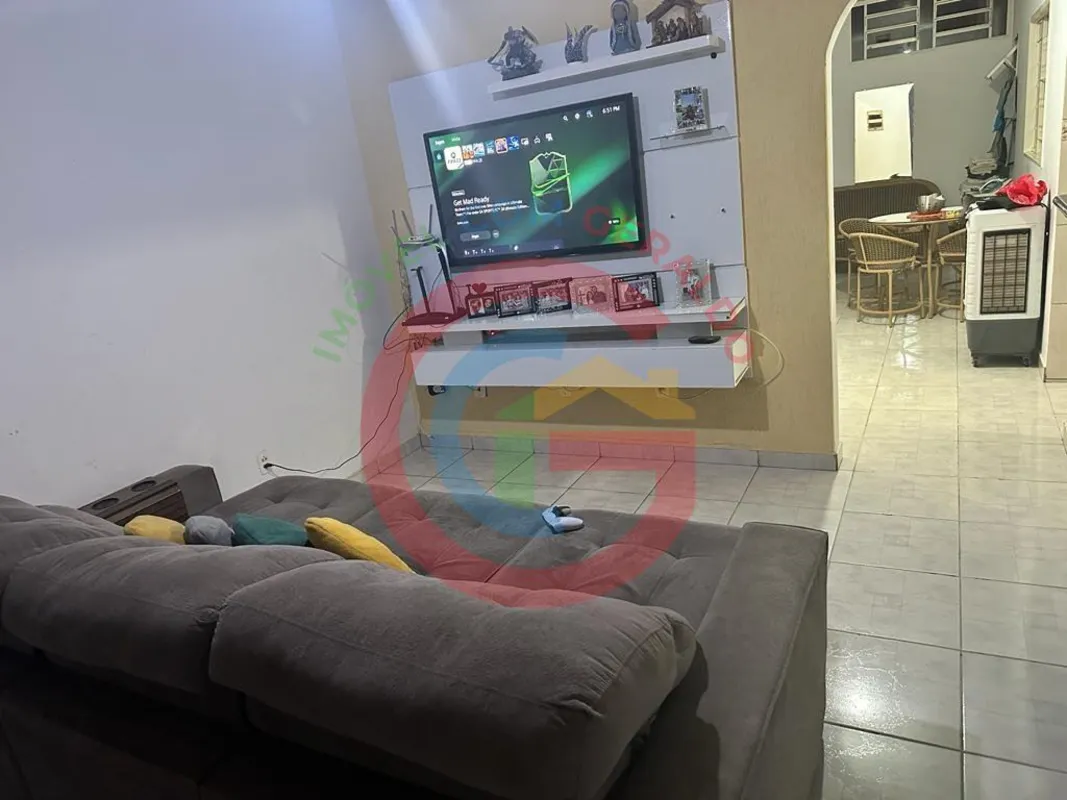 Excelente oportunidade para morar ou investir.Casa da frente:2 quartos, sendo 1 ...