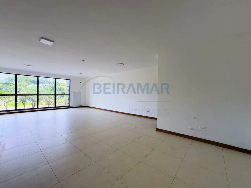 O Edifício Imperador, localizado na SEPN 513 Bloco D, oferece uma excelente opor...