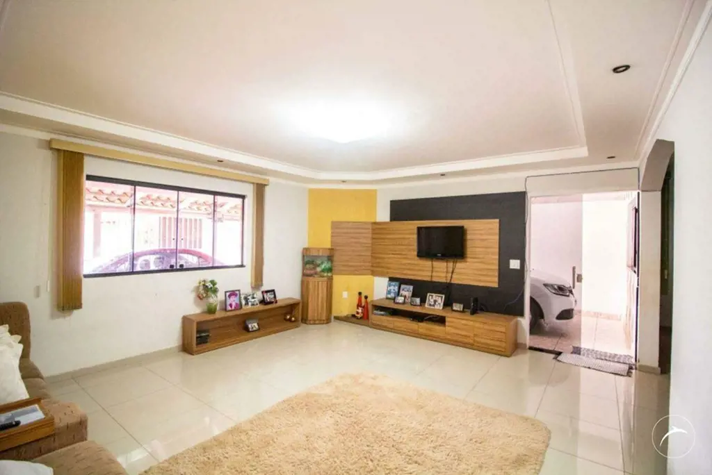 Sobrado com duas unidades habitacionais: a casa principal (sobrado) e uma casa n...