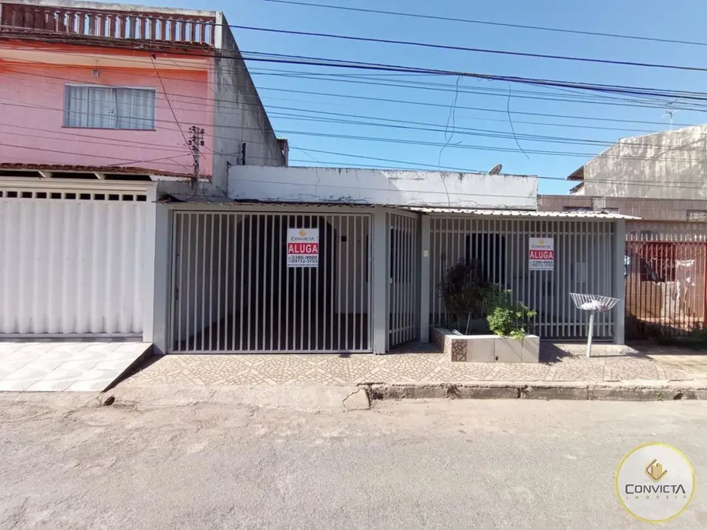 ENDEREÇO: QUADRA 01 CONJUNTO F CASA 10 - CANDANGOLÂNDIA 03 QUARTOS SENDO 01 SUIT...