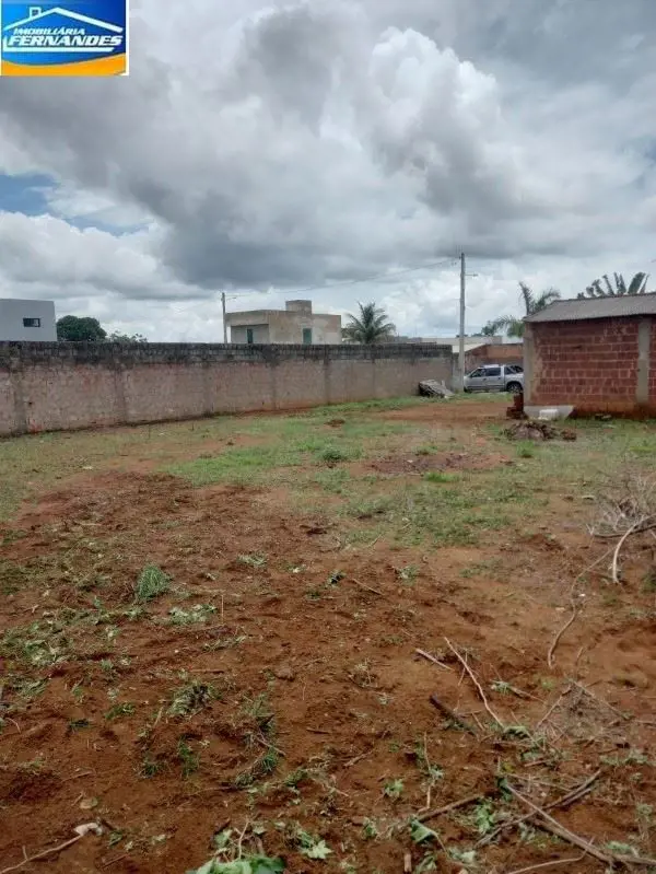IMOBILIÁRIA FERNANDES vende excelente lote na Ponte Alta Norte, no Cond. Laurent...