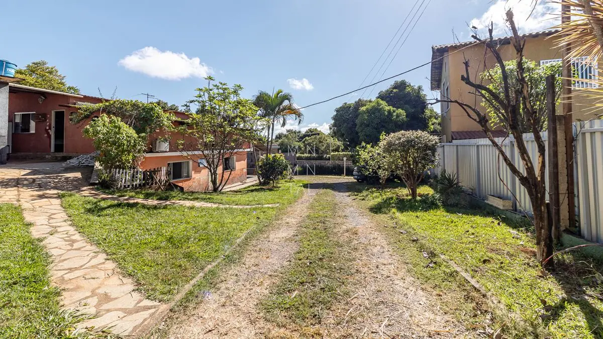 SHA CONJ 2 | LOTE COMERCIAL COM RESIDÊNCIA PRINCIPAL E CASA AUXILIARLocalizado e...